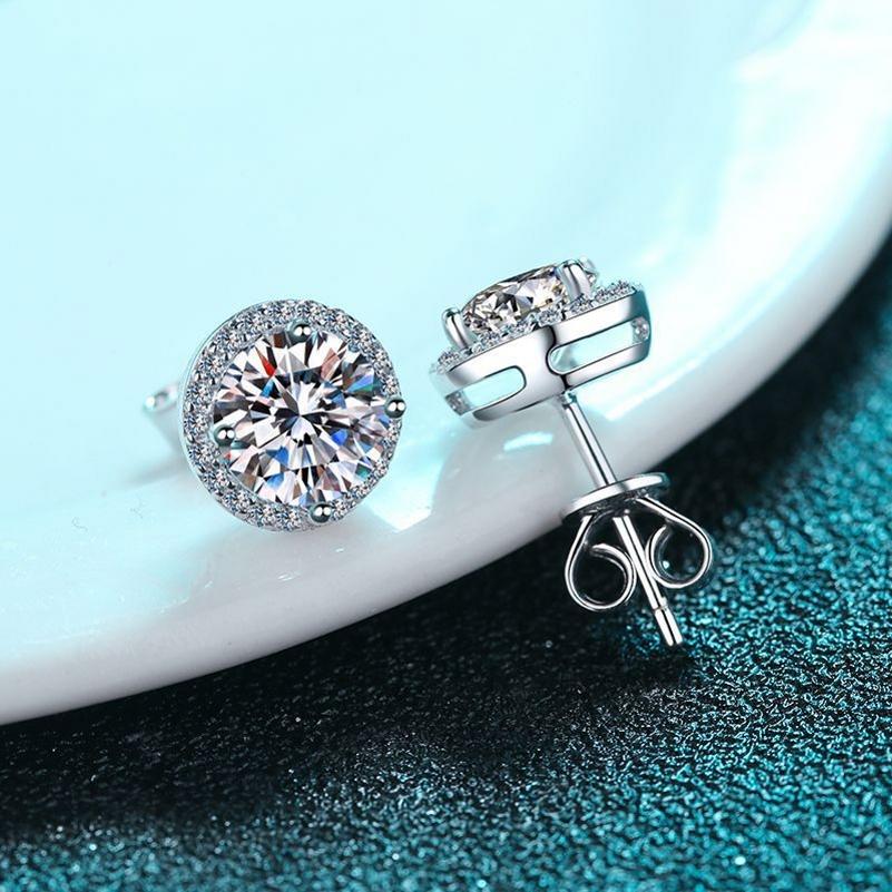 High-End Ladies Light Luxury Jewelry S925 Silver Classic Four-Claw Moissanite Ring and Inlaid Earrings Simple Elegant Design