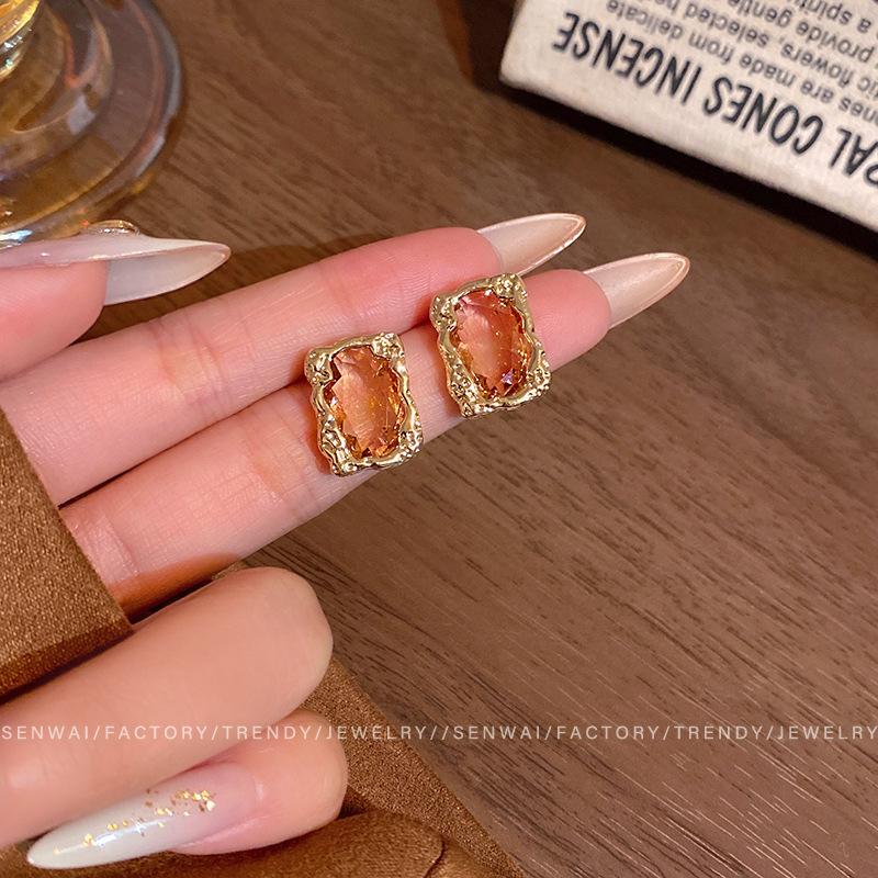 Maillard coffee square stud earrings femininity earrings autumn and winter ears