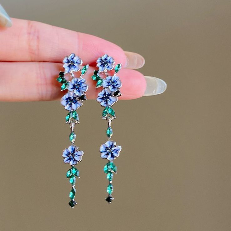 

Diamond-encrusted flower fringed earrings, super fairy niche versatile earrings, light luxury, sweet and high-end earrings, women