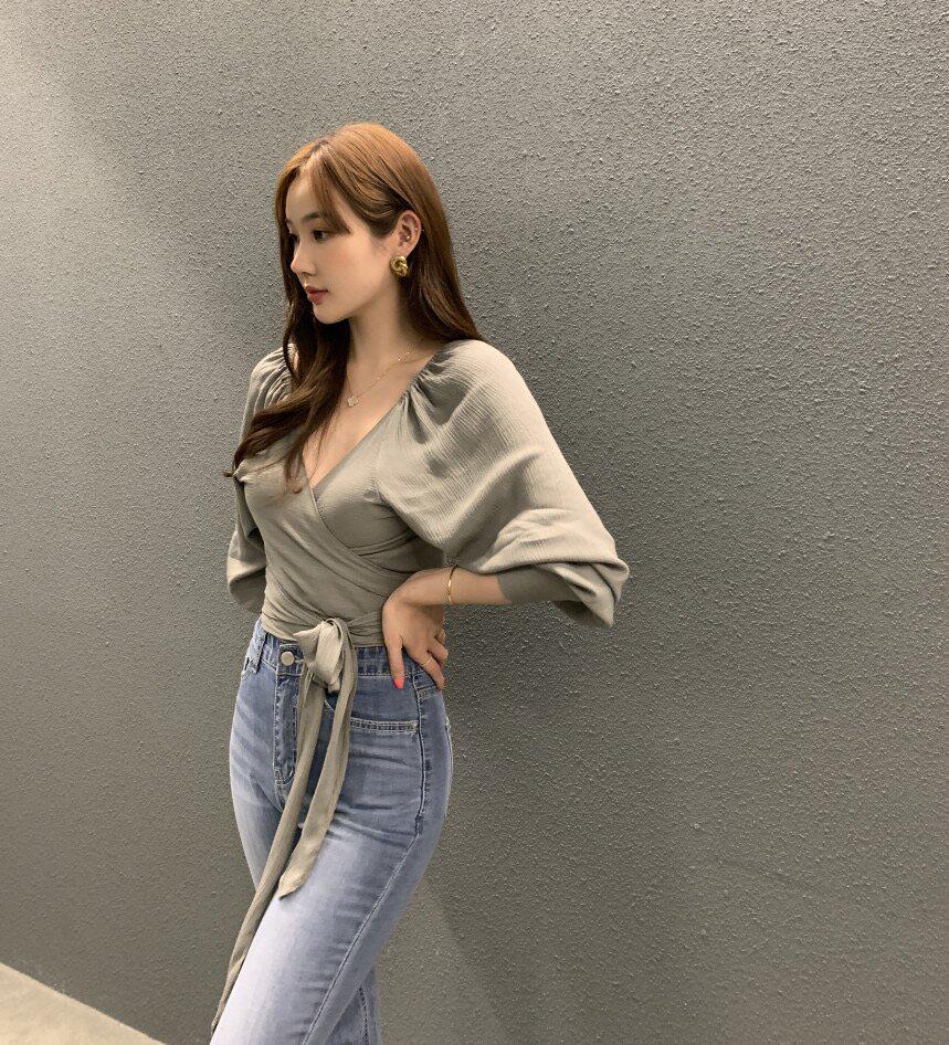 

Spring 2026 V-Neck Puff Sleeve Tie-Up Chiffon Blouse One Size