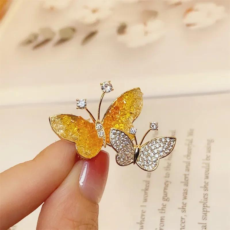 Rhinestone Double Butterfly Brooches for Women Green Color Insect Pin Corsage Lady Party Jewelry Gifts Dress Lapel Pins