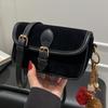 2025 Autumn New Women's High-value Retro Shoulder Bag Temperament Small Square Bag Simple Commuter Messenger Bag Women