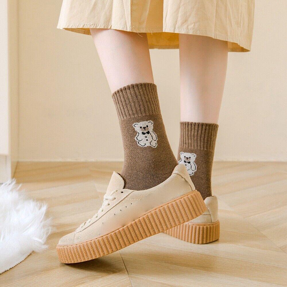Socken aus Baumwolle mit kleinem Bärenmuster, Plüsch-Socken im japanischen Stil, Neue mittelhohe Socken für Damen