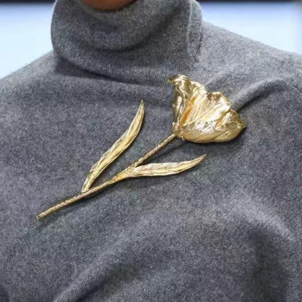 Vintage Metal Leaf Flower Brooches for Women Fashion Corsage Lapel Pins Wedding Part Jewelry Badge Accessories Gifts