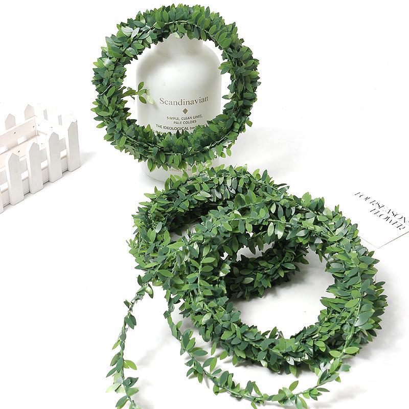 DIY Green Leaves Vine Wreath Material for Living Room Wall Decor, Birthday Scene Setup, Plastic Green Plants