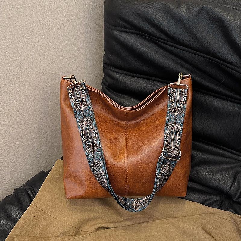 Spring Summer New Vintage Wide Strap Shoulder Crossbody Bag Premium Texture Commuter Bucket Bag