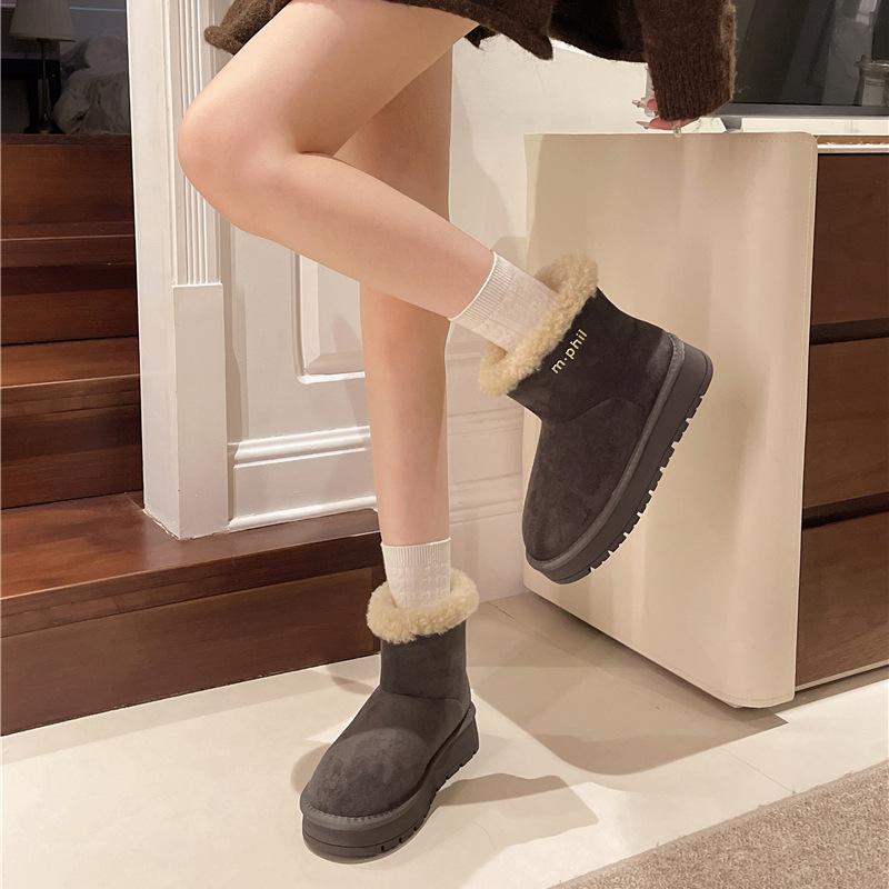Winter new thickened warm shoes velvet Northeast snow boots short boots fashionable women's cotton shoes wholesale