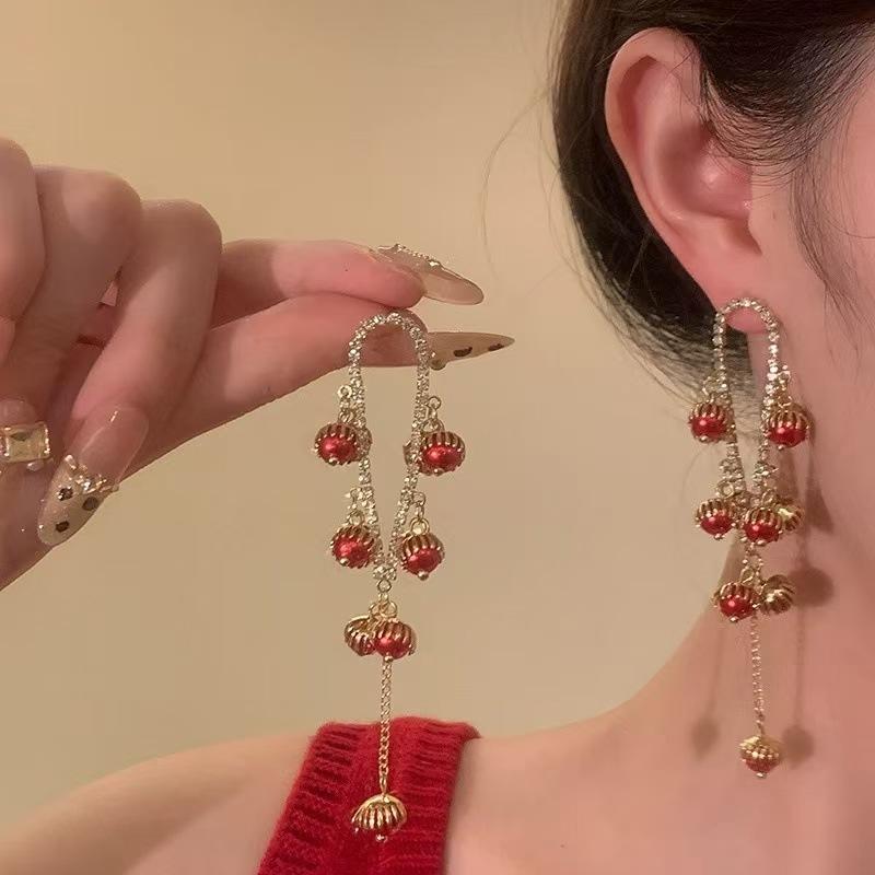 Silver‑Needle Diamond‑Ball Pearl‑Fringed Women Earrings, French Retro Light‑Luxury High‑Sense Temperament Ear Jewelry
