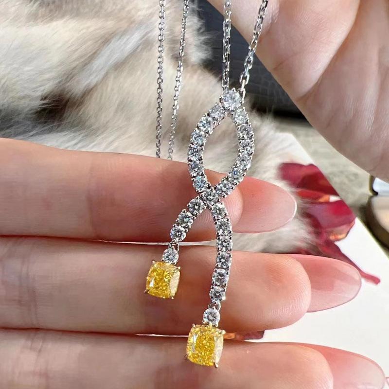 Yellow Diamond Style Korean Luxury Necklace: Grand Gemstone Clavicle Chain with High-End Zirconia for Versatile, Stylish Appeal.
