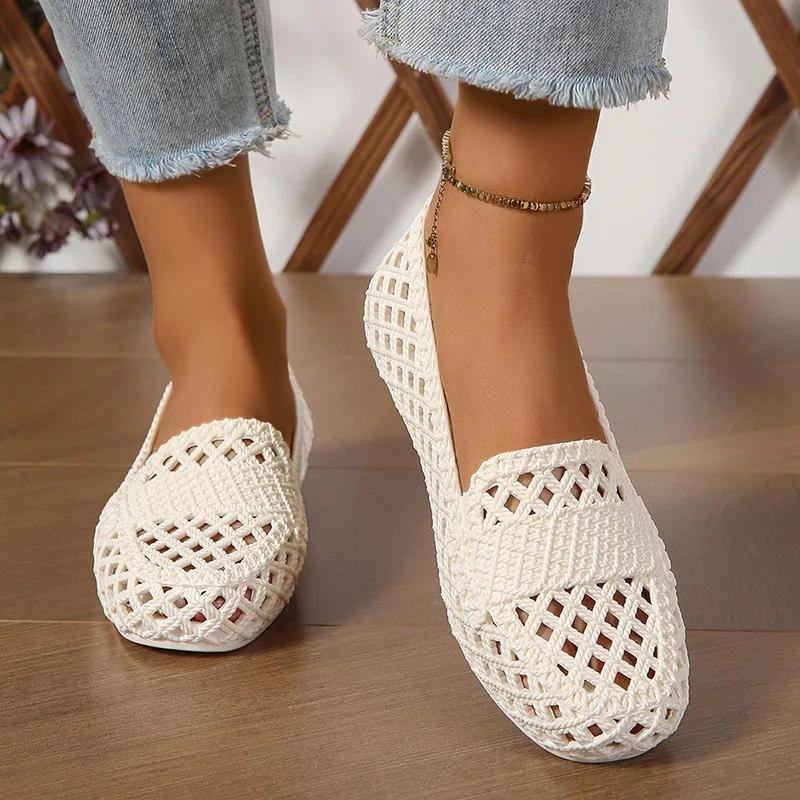2025 New Summer Women Casual Shoes Flat Sandals Non-slip Fashion Toe-cap Sandals Soft Sole Beach Shoes Hollow Mesh Women Shoes
