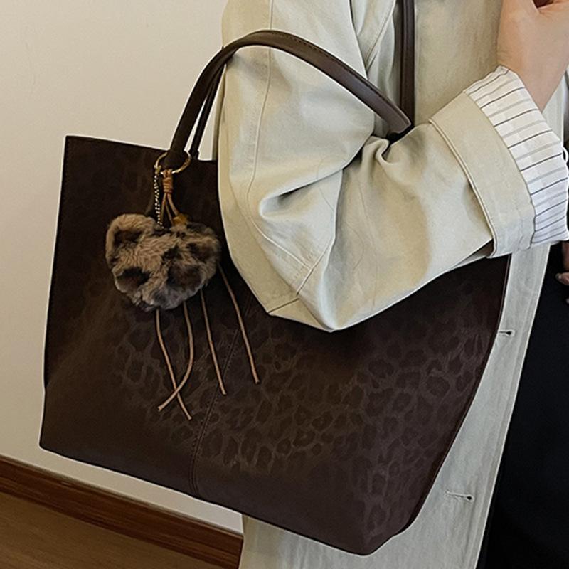 Simple and Retro Large-capacity Bag, Women's Single-shoulder Bag, Commuting Tote Bag for Going Out To Work