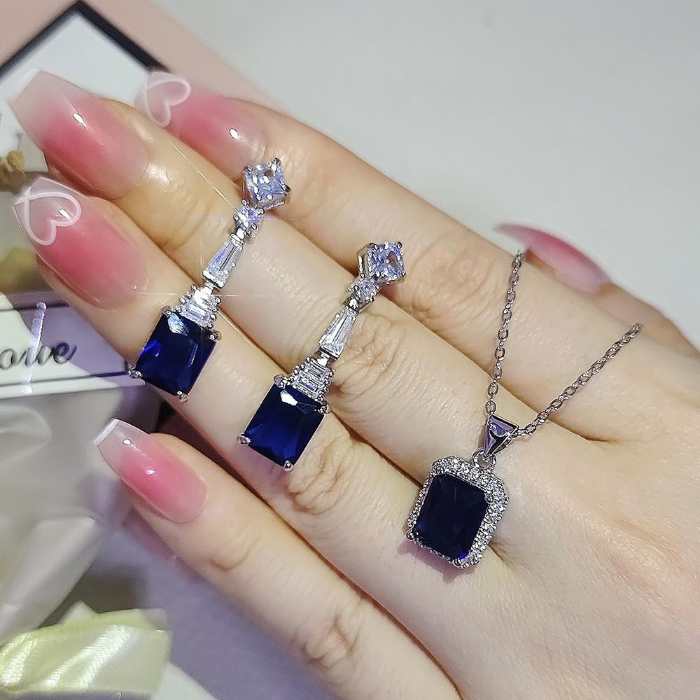 

Blue Geometric Design Jewelry Set for Women - Two Pieces, Exquisite and Unique синий