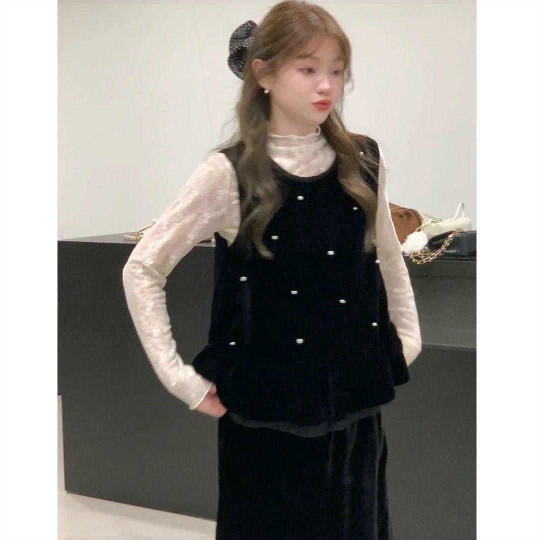 Hepburn-Inspired Black Velvet Lace Top and Skirt Set S (suggested up to 90 lbs)