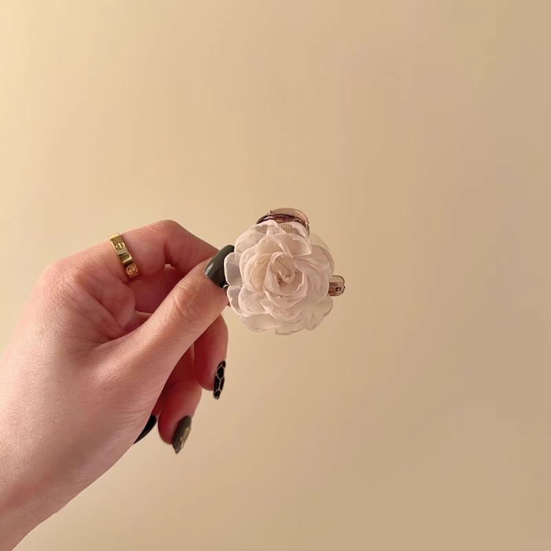 

Spring Pure Desire Gentle Camellia Capture Clip Small New High End Sensation Hair Loss Half Zip Hairclip Shark белый