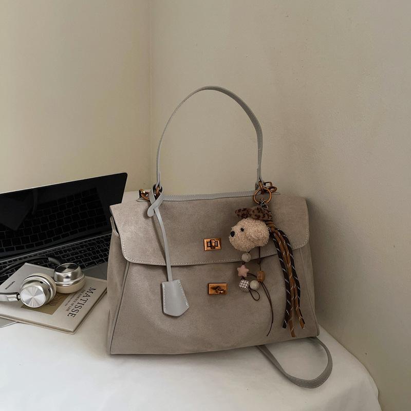 Premium Commuter Retro Matte Messenger Bag 2025 Autumn and Winter New Women's Shoulder Underarm Bag Portable Tote Bag