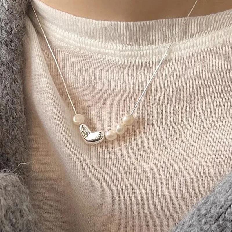 Love Heart Necklace Pearl Jewelry for Women Irregular Shape Design Minimalist Gift Versatile Layering Piece Elegant Jewelry
