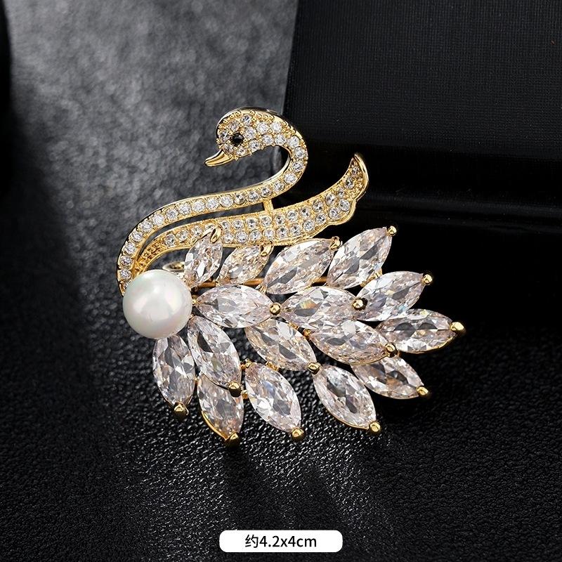 High-end crystal temperament brooch female swan snowflake luxury atmospheric brooch sweater pin suit trendy accessories