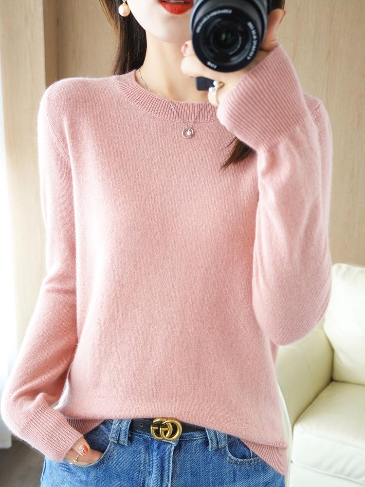 Women's Round Neck Solid Color Knitted Pullover Sweater - Autumn/Winter Long Sleeve Korean Style.