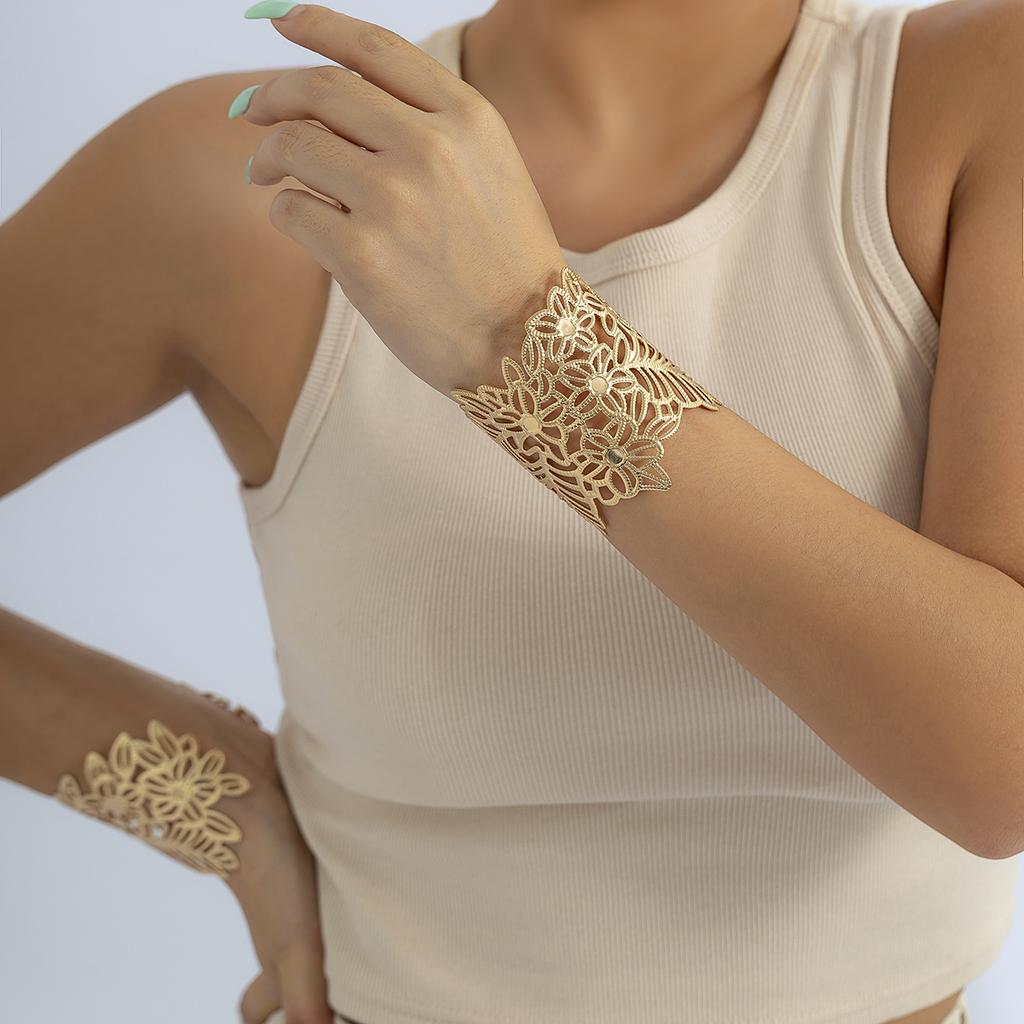 IngeSight.Z 6 Stili Esagerati Traforati Polsini Larghi Braccialetti Aperti per Donne Punk Grande Fiore & Foglie Braccialetto da Polso Gioielli