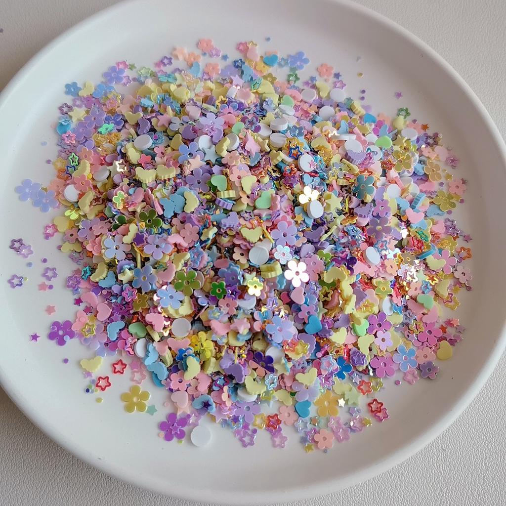 Hot Selling 500g Valentine's Day Hot Clay Slices Lovely Heart Bat Flowers Sequins Polymer Clay Sprinkles for Nail Art Supplier