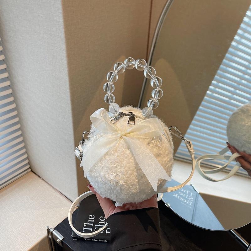 

Niche casual personality small round bag fashion trend texture women s shoulder bag 2025 autumn and winter new messenger bag белый