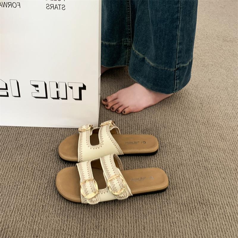

Soft bottom Birkenstock slippers women s summer wear 2025 new seaside vacation pregnant women flat bottom Internet celebrity cool slippers 35
