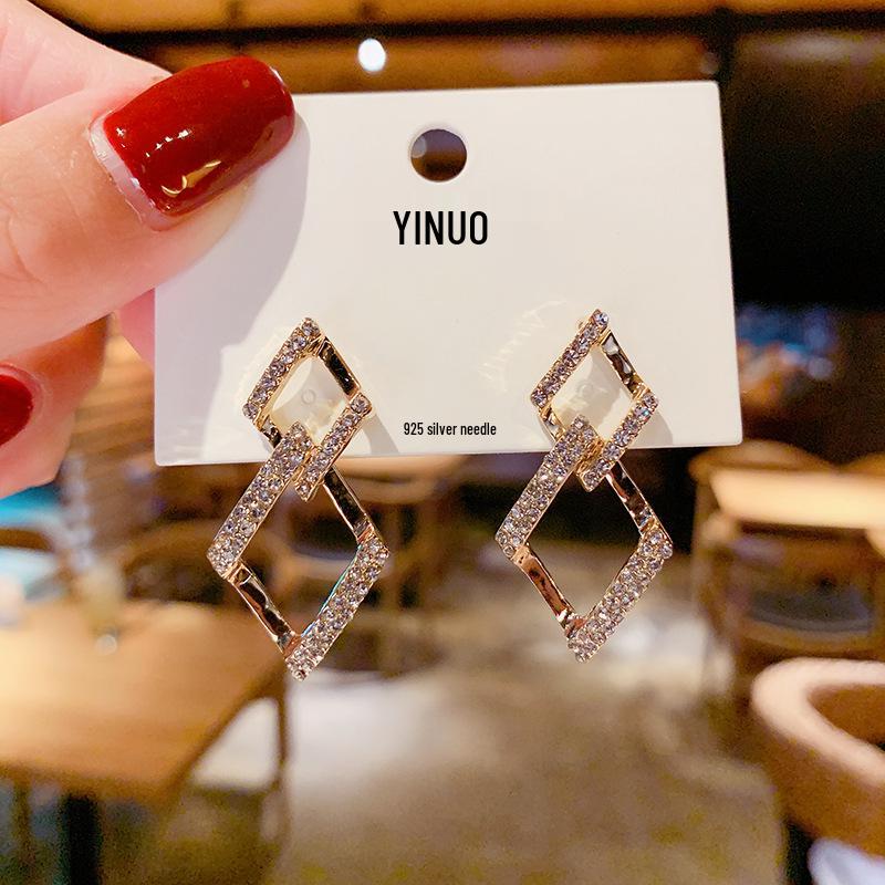 925 Sterling Silver Rhombus Earrings - Elegant, High-End, Face-Slimming Studs for Women
