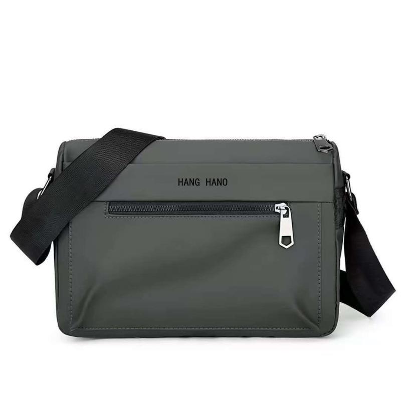 New Sports and Leisure Men's Outdoor Shoulder Bag Casual Large Capacity Fashion Messenger Bag Multi-layer Light Commuter Bag