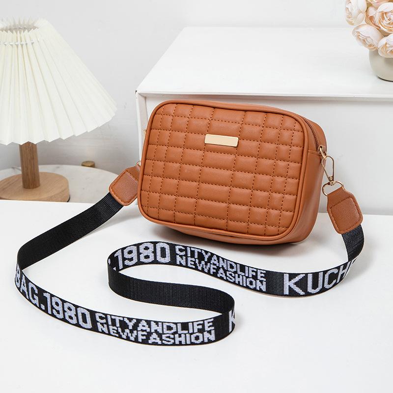 

Сумка женская новая клетчатая вышитая железный лист однотонная тесьма через плечо маленькая квадратная сумка повседневная сумка для камеры коричневый