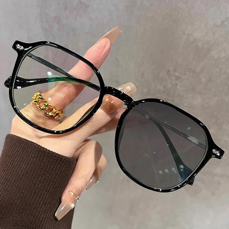 Fashionable Pochromic Myopia Glasses for Men Women Vintage Outdoor Anti-UV Glasses Trendy Square Minus Diopter Eyeglasses