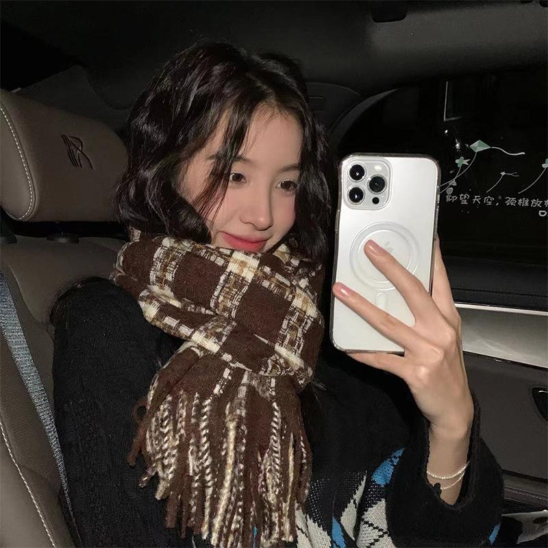 Maillard color scarf Warm thickened scarf Women's winter white versatile high-end shawl