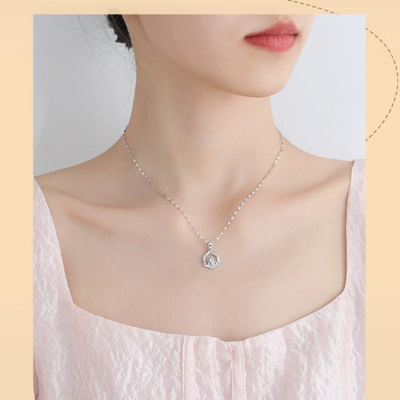 Mobius ring necklace light luxury niche collarbone chain necklace necklace for girlfriend's Valentine's Day gift