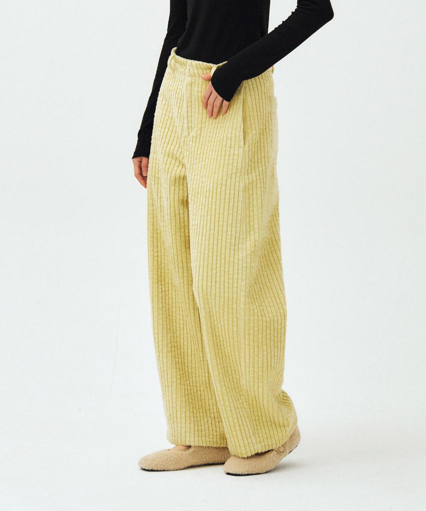 MAIS Heavy Wide Corduroy Pants / Green