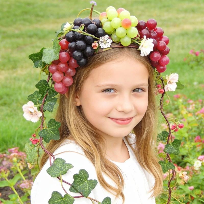 Set of 5 High Quality Artificial Grape Bunches Faux Fruit Decoration for Window Shop Display Event Styling