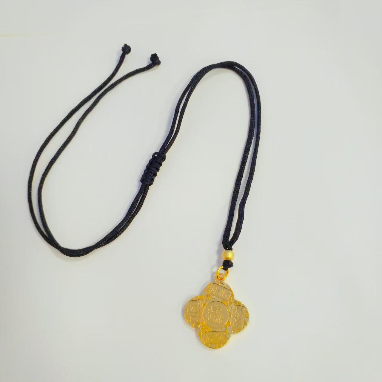 Гравированное золотое песочное четырехлистное клеверное ожерелье-подвеска Мир