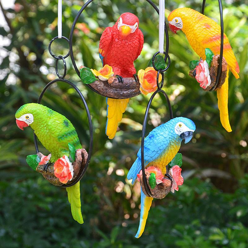 Creative Resin Parrot Hang On Tree Outdoor Garden Decoration Statue Animal Sculpture For Home Office Room Garden Decor Ornament