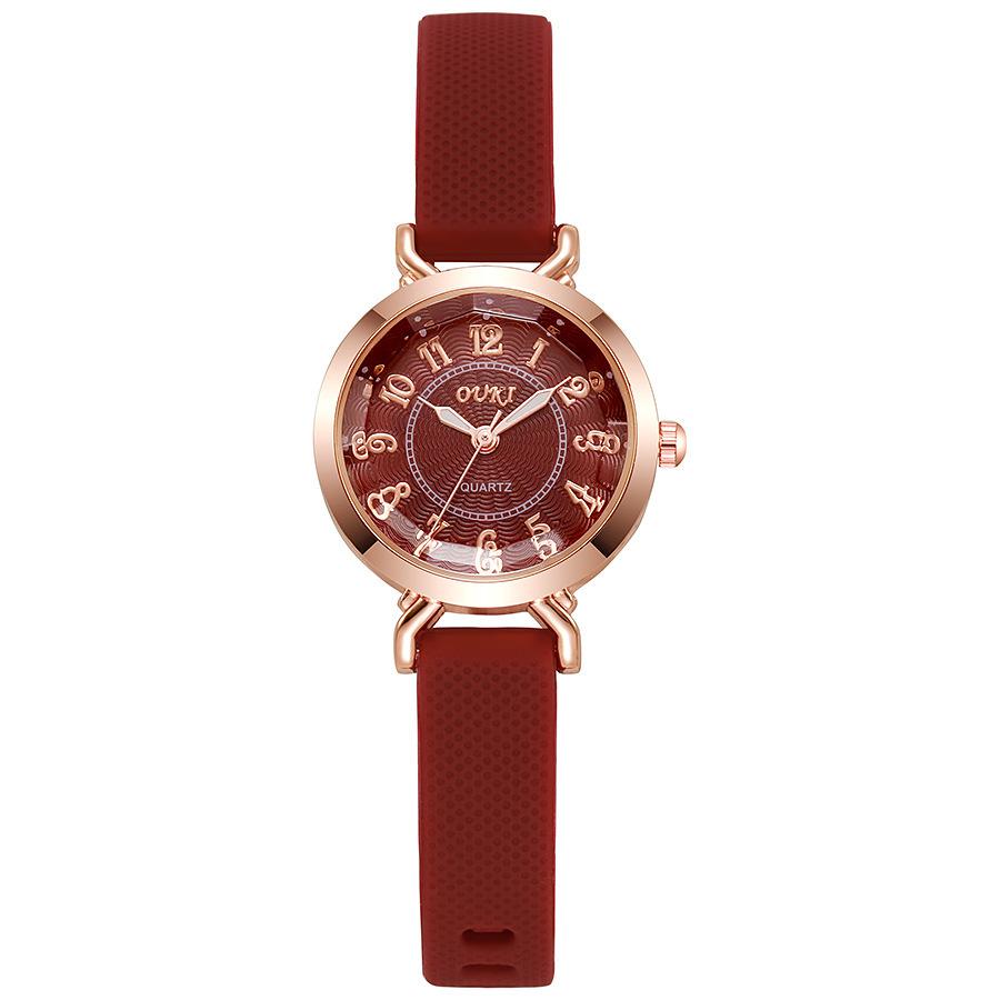 Ladies Small Dial Watch Alloy Luxury Quartz Watch Comfortable Silicone Band Fashion Watch красный