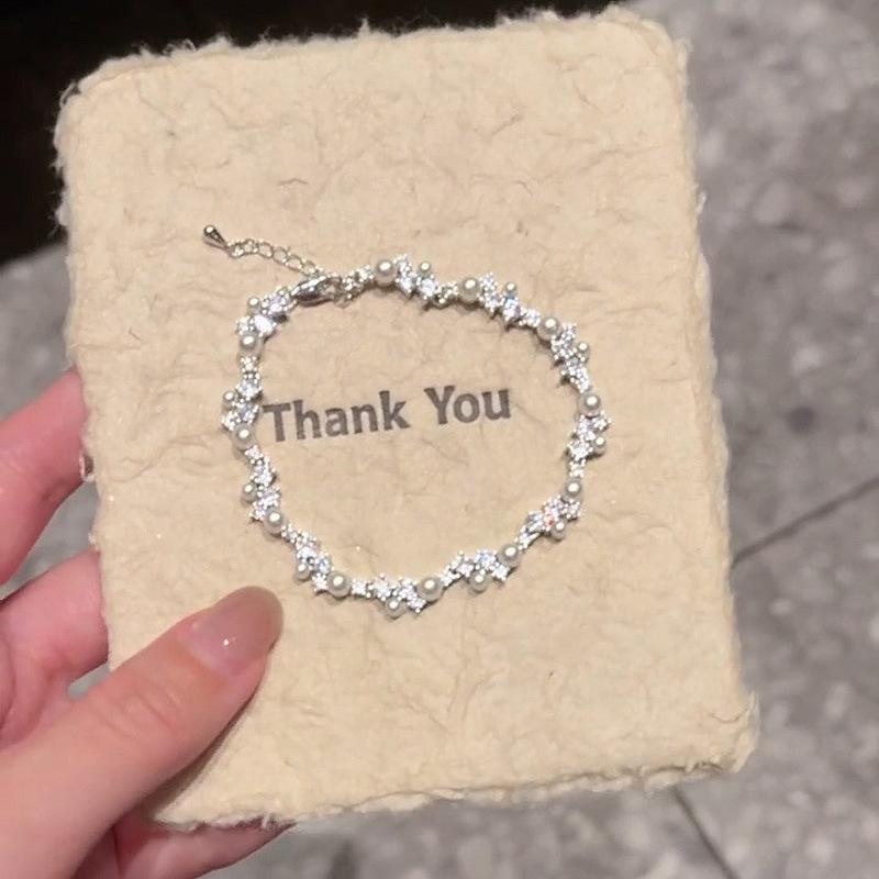 Pearl irregular bracelet light luxury high sense fashion exquisite design bracelet personality temperament jewelry