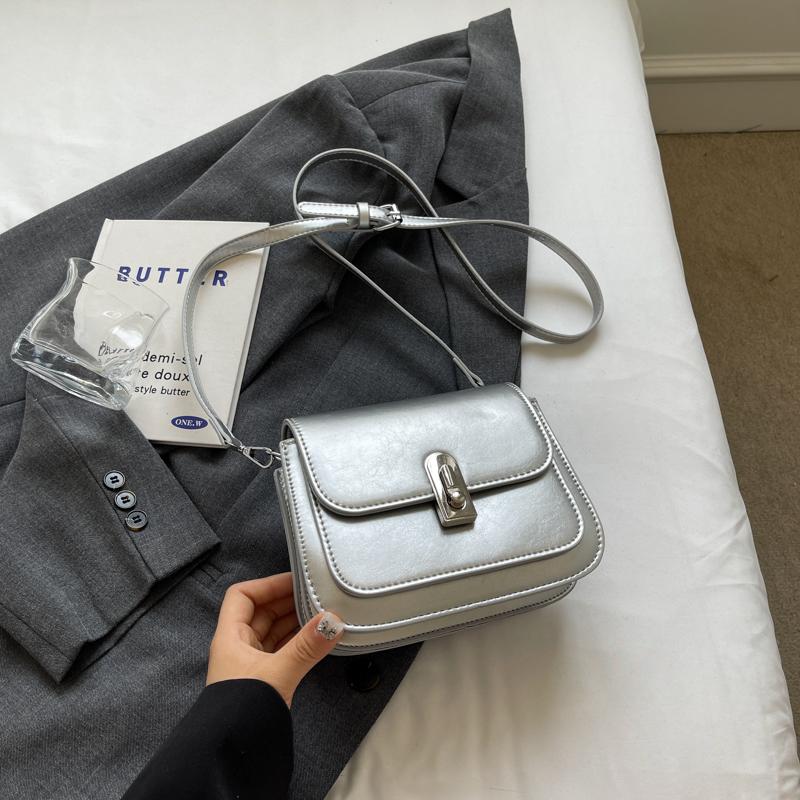 New Fashion Shoulder Underarm Bag Classic Pu Leather Hasp Design Compact Square Pack Lady Commuter Crossbody Bag