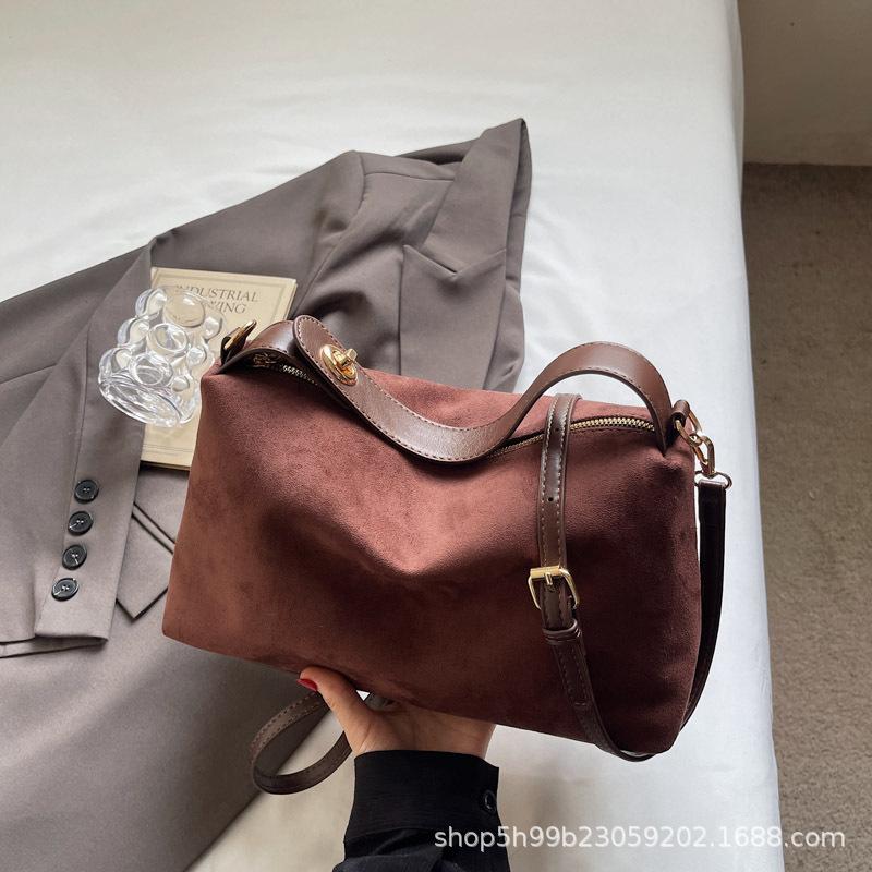 Retro Matte Niche Underarm Bag Winter New Versatile Women's Bag Popular Messenger Bag Shoulder Tote Bag