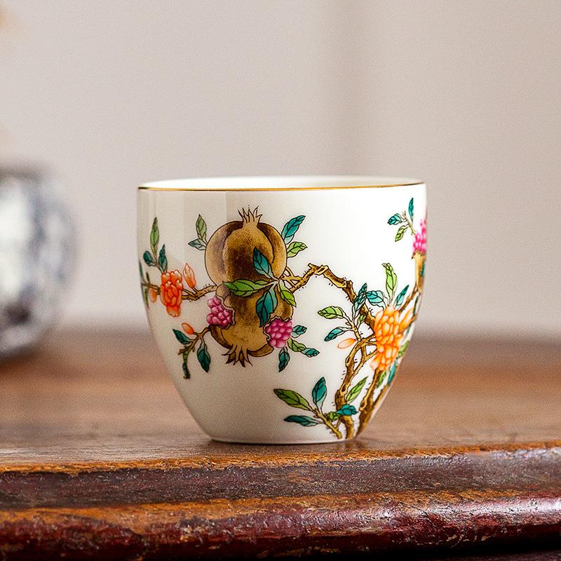 Luxuriöse Keramik-Teetassen Blumenhandwerk Kung Fu Tee-Sets Einfache Heimdekoration Ornamente Kaffeetischdekoration Tassen