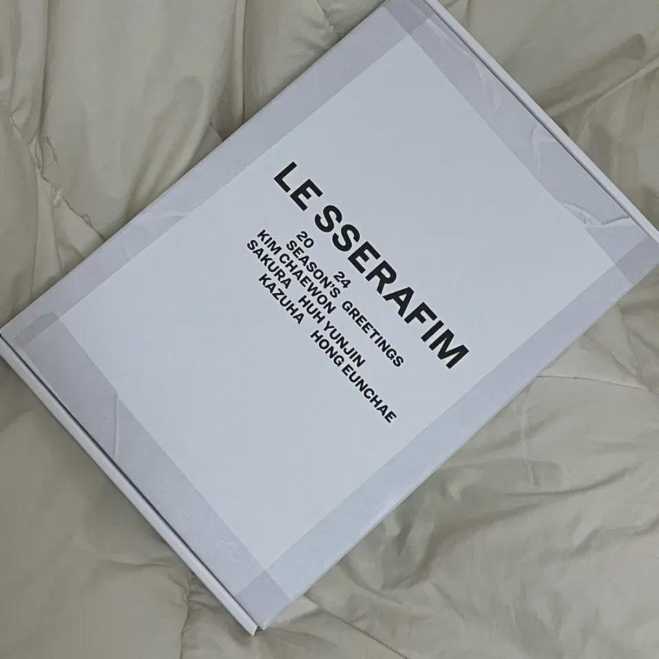 

Я продаю Le Sserafim 2024 Season s Greetings
