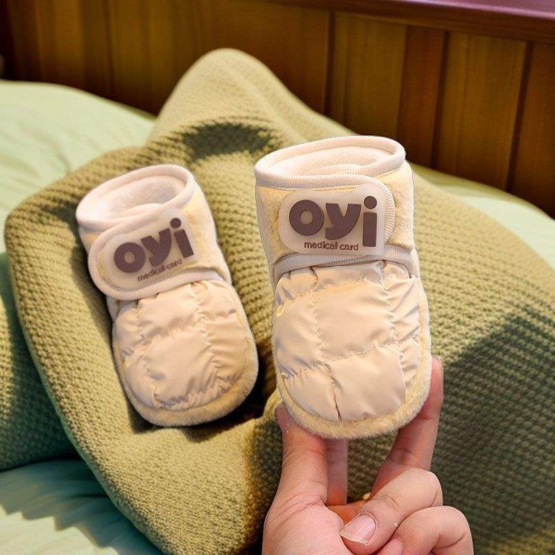 Winterverdickte Neugeborenen-Babyschuhe Babyweiche Gummisohle Kleinkindschuhe warm halten für 3-6-12 Monate, um gestapelte Baumwollschuhe zu verhindern