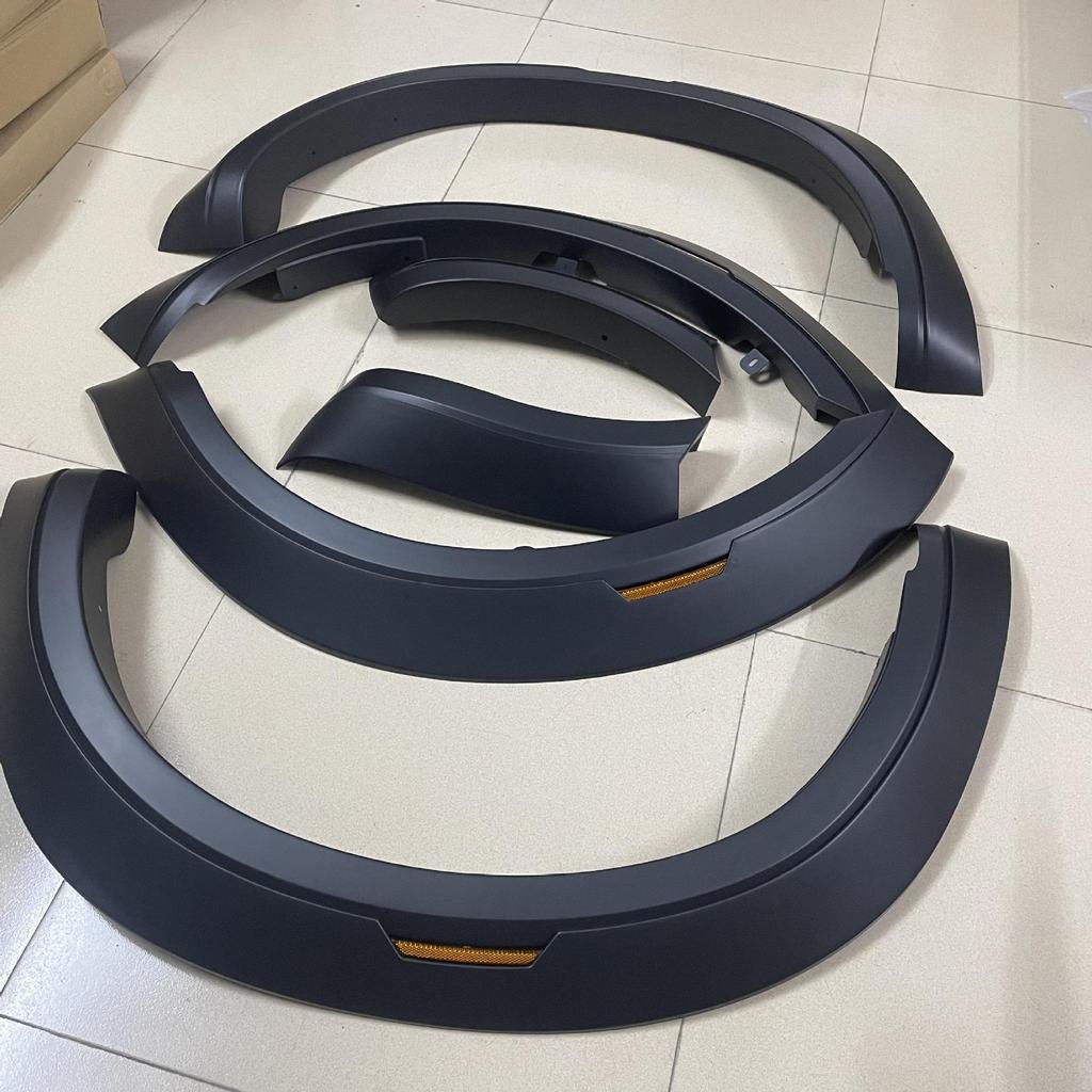 Scratch-Resistant Mudguards with Rivets for 2021+ Isuzu DMAX Wheel Arch