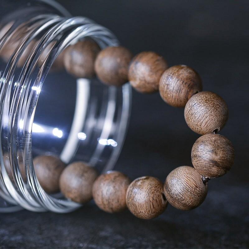 Essential for Agarwood Lovers: Hainan Green Kyara Agarwood Bracelet with 6mm Beads, 29 Count, Retro Style, Authentic Single Strand.
