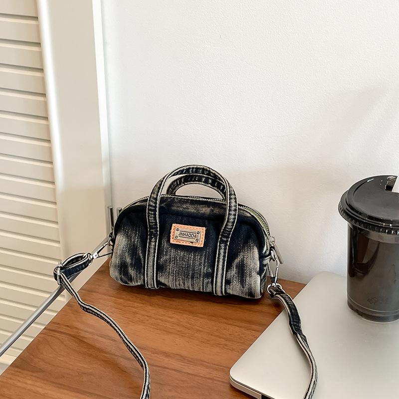 

Джинсовая сумка-тоут женская 2025 новая модная простая сумка-подушка летняя текстурная сумка-мессенджер