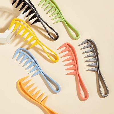 Peignes à huile multicolores pour hommes, peigne de coiffure à dents larges, peigne de Massage en plastique requin, tondeuse à cheveux, accessoire de Salon de coiffure pour la maison