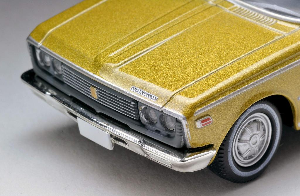 Tomica Limited Vintage Scale Toyopet Crown Super Deluxe 1969 Gold Finished Model 1/64 LV-181a