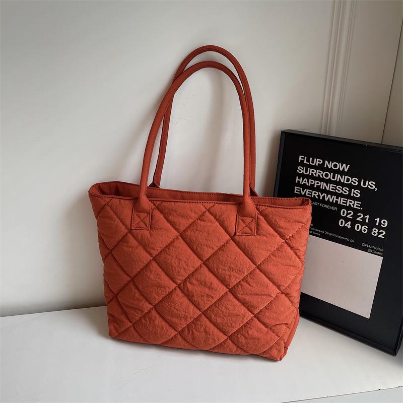 College students class tote bag women's new large-capacity commuter handbag autumn and winter fashion rhombus casual shoulder bag