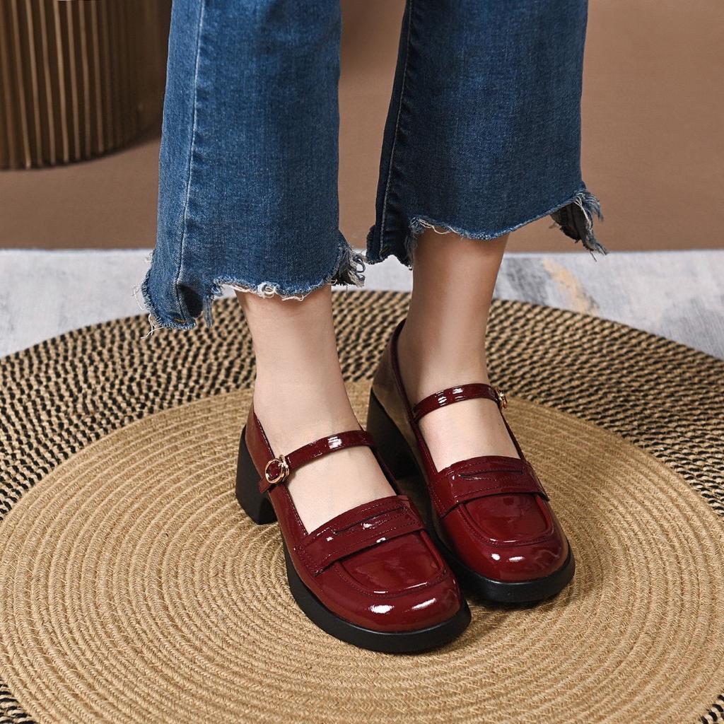 Doll Shoes Women's 2025 Spring and Summer New Round Head One-word Buckle Cow Patent Leather Thick-soled Thick Heel Retro Student Shoes Loafers